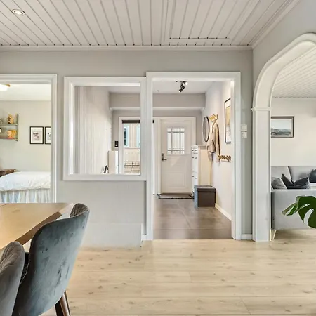 Family With 4 Bedroom, A View, Garden And Jacuzzi Вилла Кристиансанд