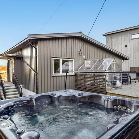 빌라 Family With 4 Bedroom, A View, Garden And Jacuzzi 크리스티안산