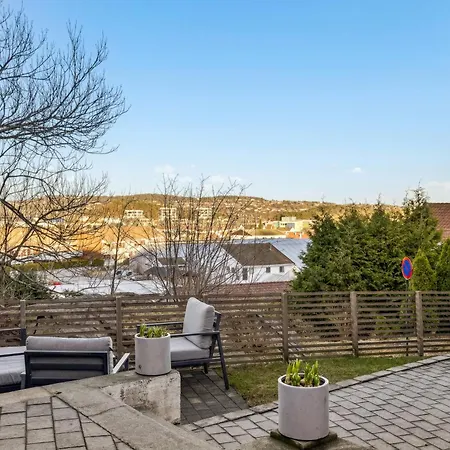 Family With 4 Bedroom, A View, Garden And Jacuzzi