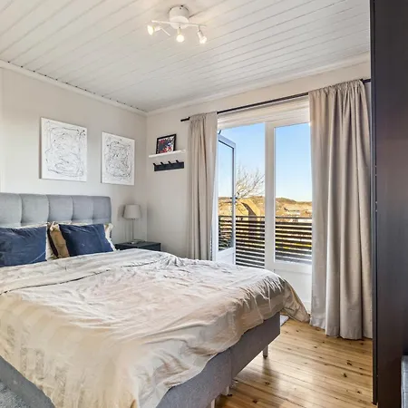 Family With 4 Bedroom, A View, Garden And Jacuzzi Вилла *