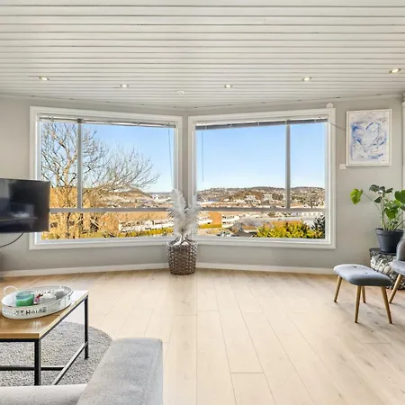 빌라 Family With 4 Bedroom, A View, Garden And Jacuzzi