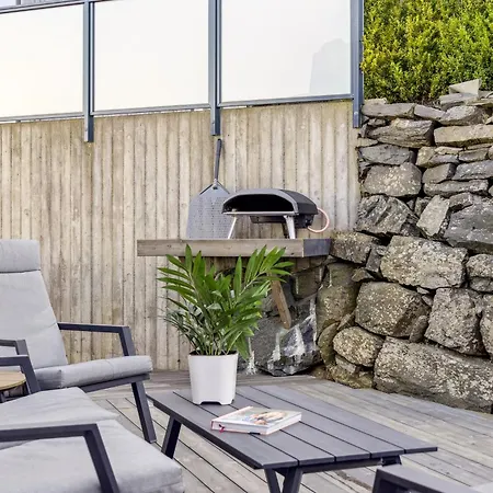 Vila Family With 4 Bedroom, A View, Garden And Jacuzzi *